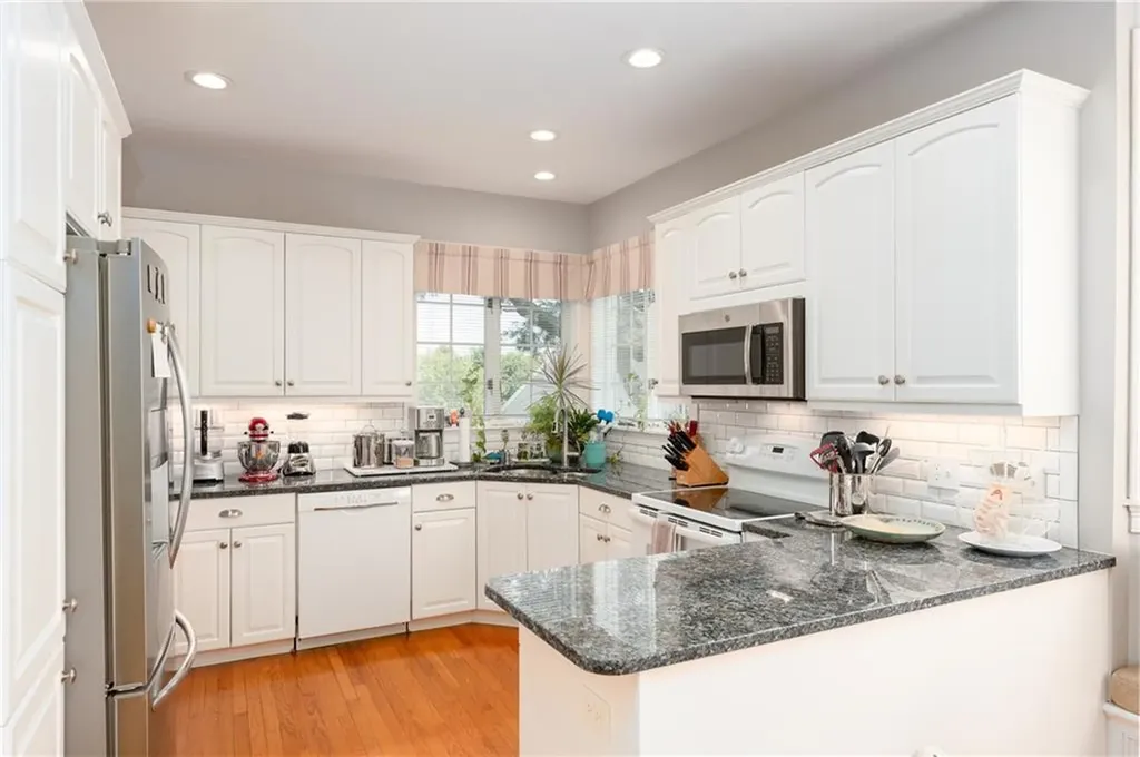 167 Meadow Lane Middletown RI 02842