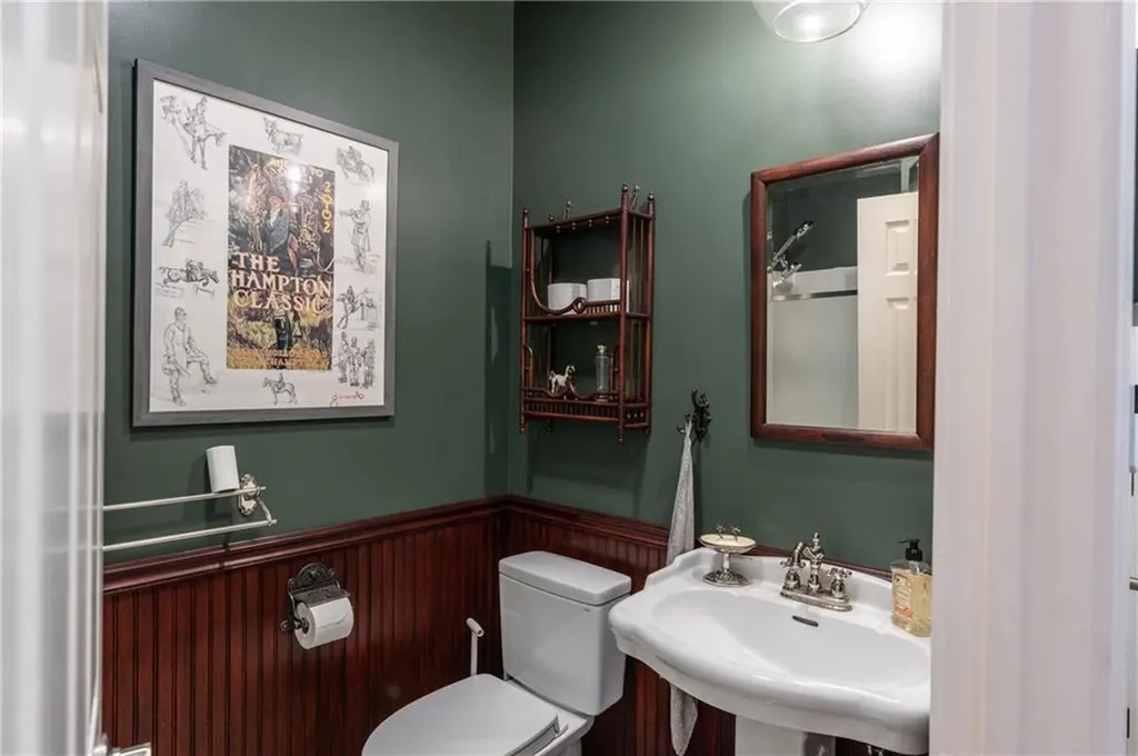 167 Meadow Lane Middletown RI 02842