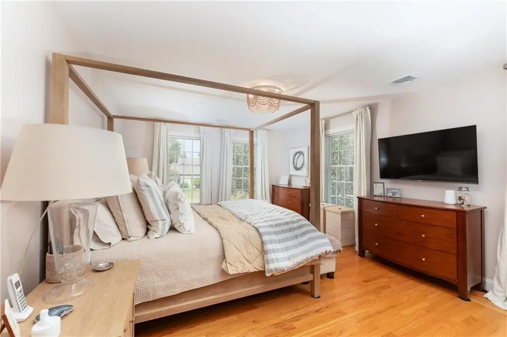 167 Meadow Lane Middletown RI 02842