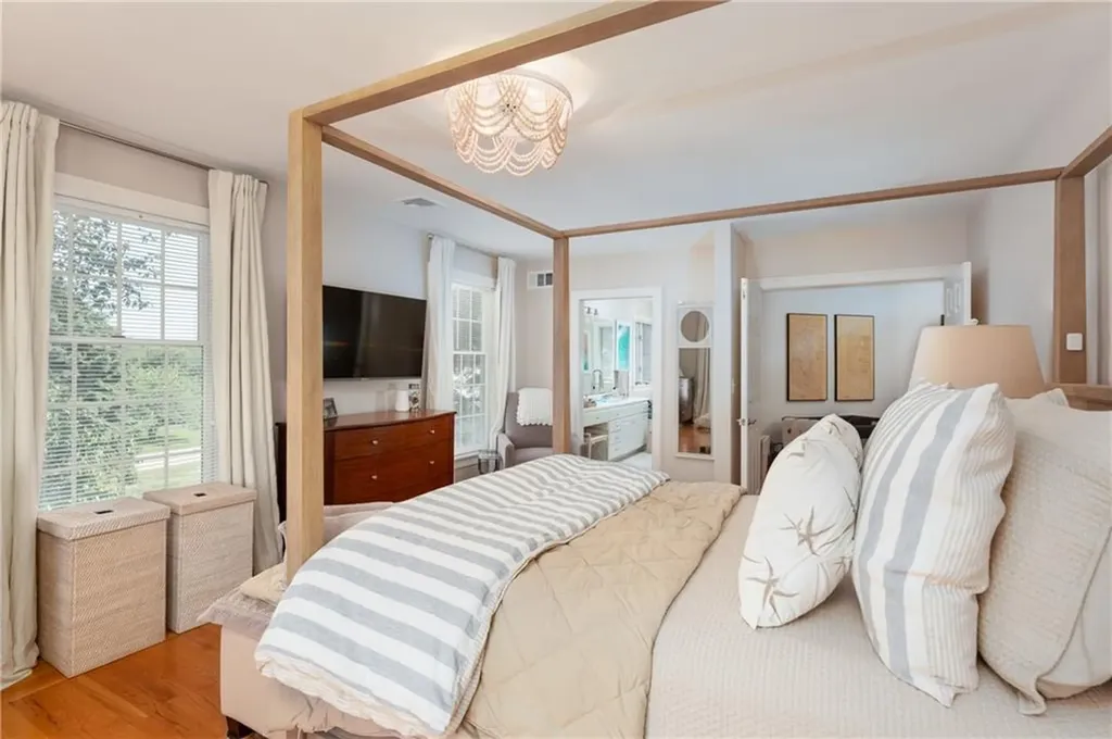 167 Meadow Lane Middletown RI 02842