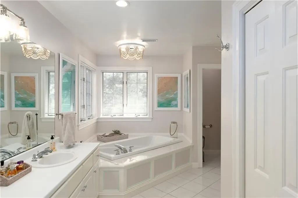 167 Meadow Lane Middletown RI 02842