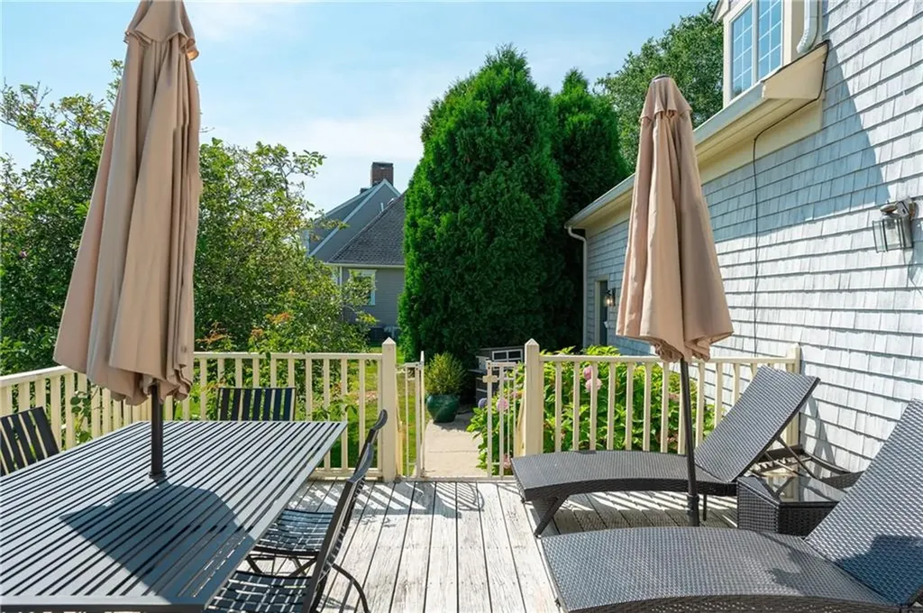 167 Meadow Lane Middletown RI 02842