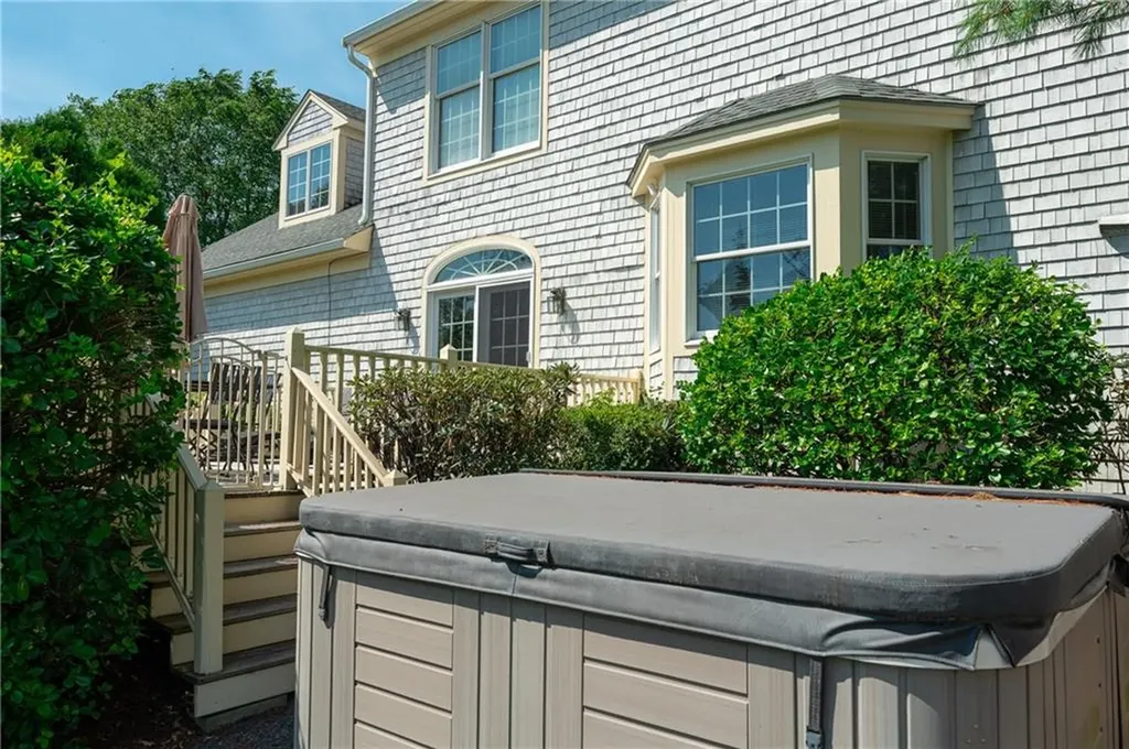 167 Meadow Lane Middletown RI 02842