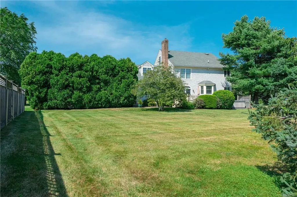 167 Meadow Lane Middletown RI 02842