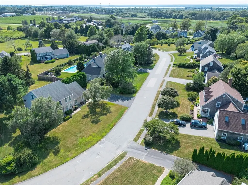 167 Meadow Lane Middletown RI 02842