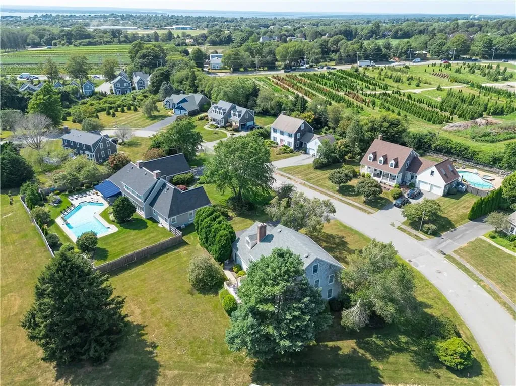 167 Meadow Lane Middletown RI 02842