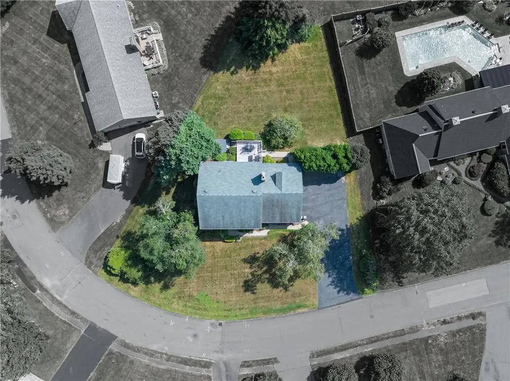 167 Meadow Lane Middletown RI 02842