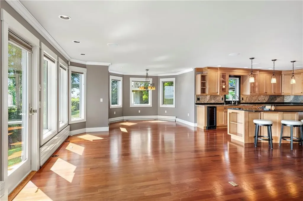 77 William Street Portsmouth RI 02871