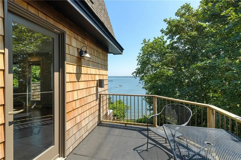 77 William Street Portsmouth RI 02871