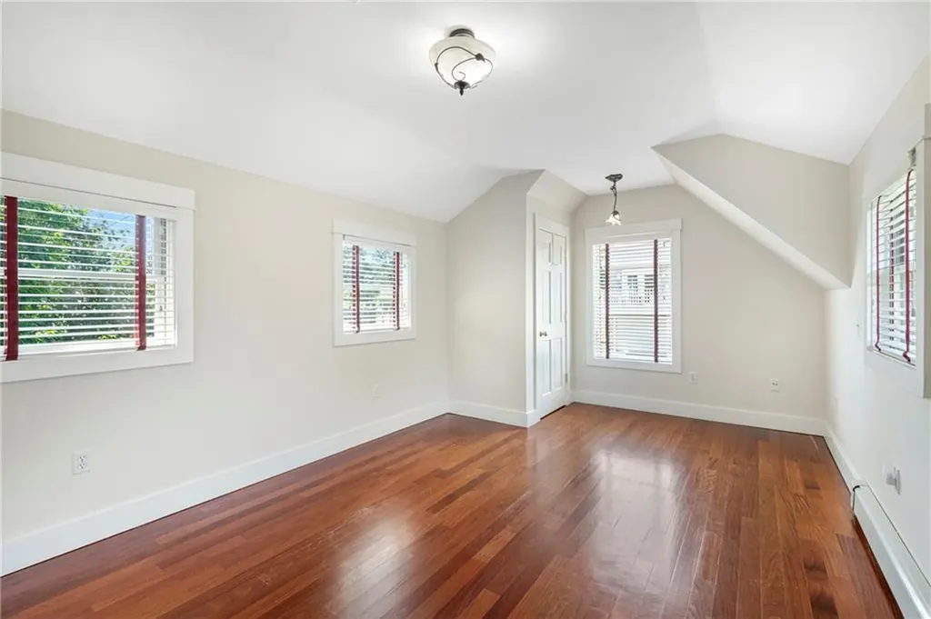77 William Street Portsmouth RI 02871