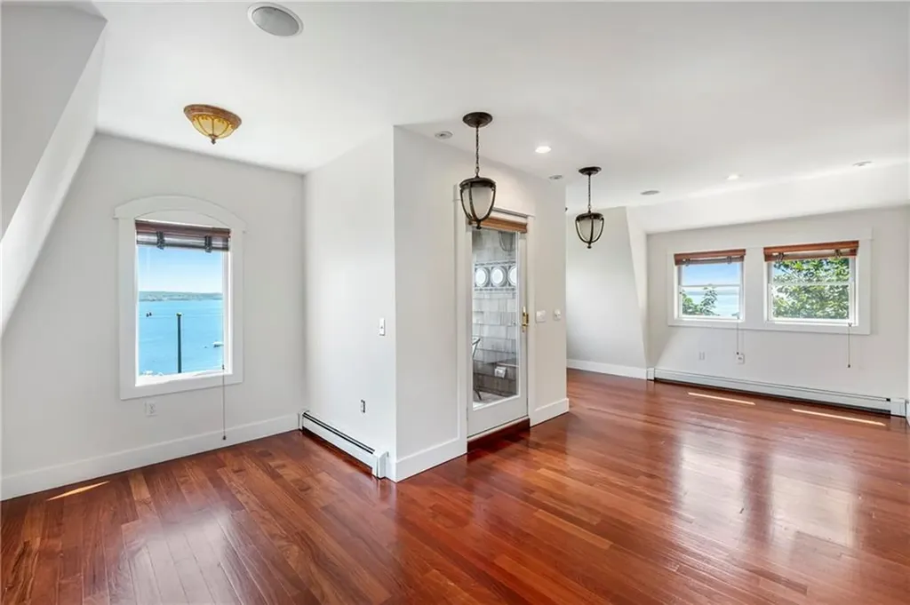 77 William Street Portsmouth RI 02871