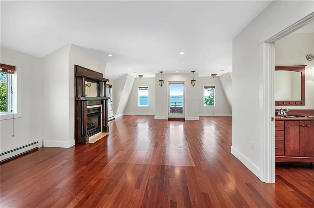 77 William Street Portsmouth RI 02871
