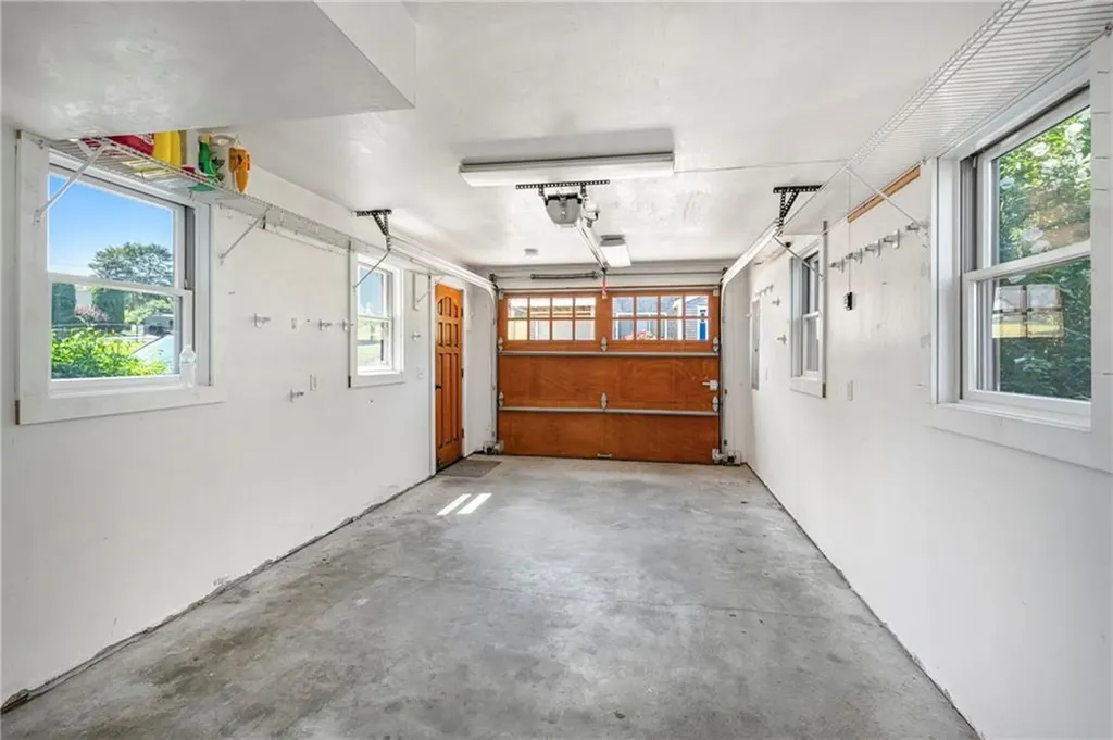 77 William Street Portsmouth RI 02871