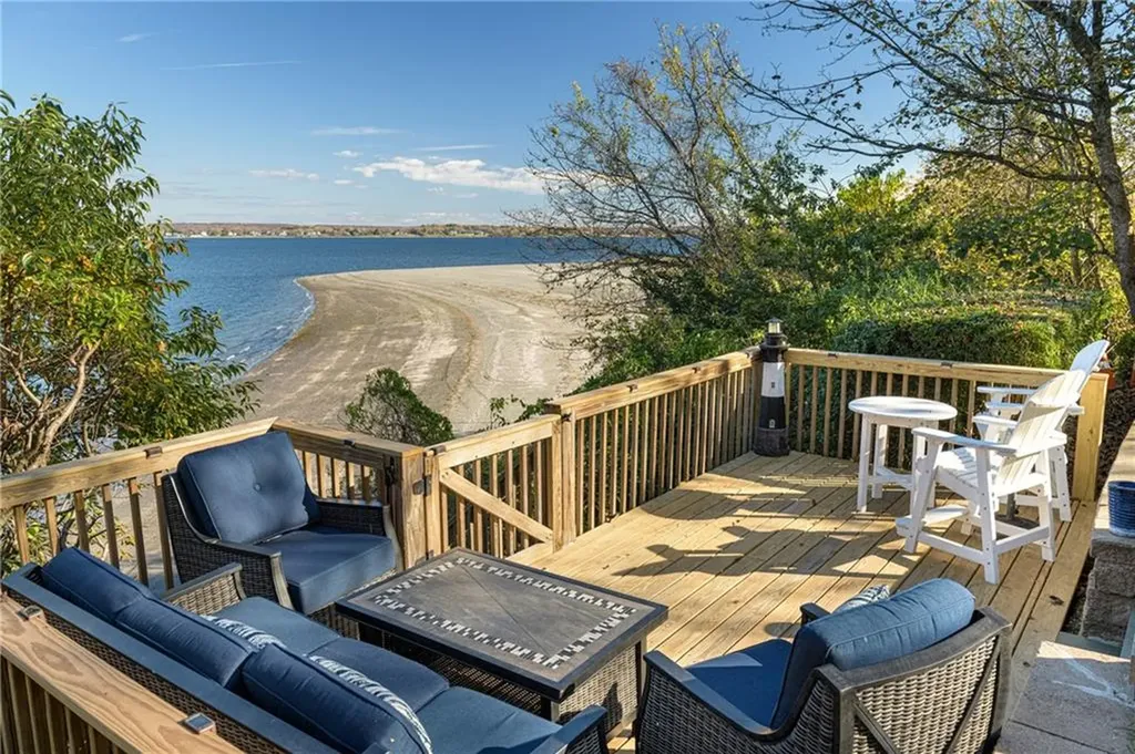 77 William Street Portsmouth RI 02871