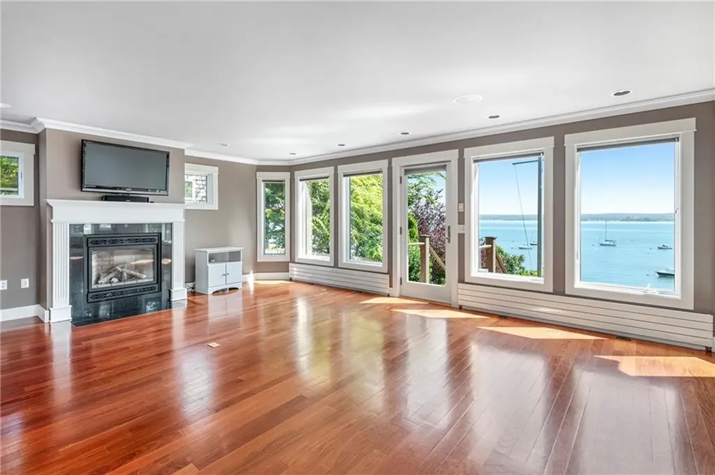 77 William Street Portsmouth RI 02871
