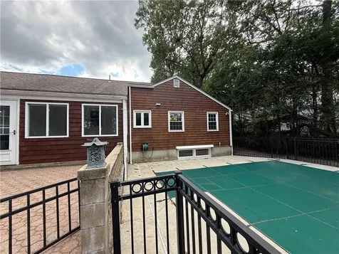 40 Meredith Drive Cranston RI 02920