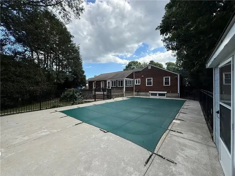 40 Meredith Drive Cranston RI 02920