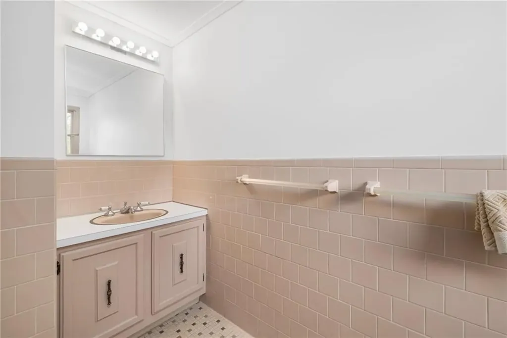 515 Wakefield Street West Warwick RI 02893