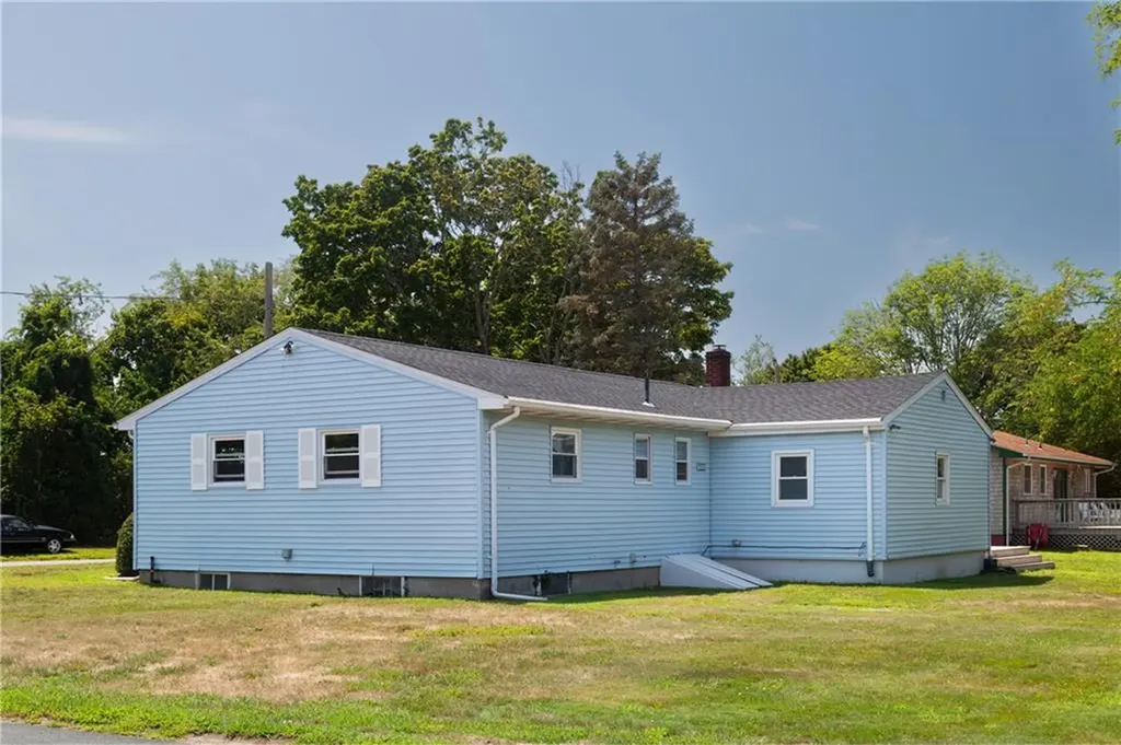 81 Massachusetts Boulevard Portsmouth RI 02871