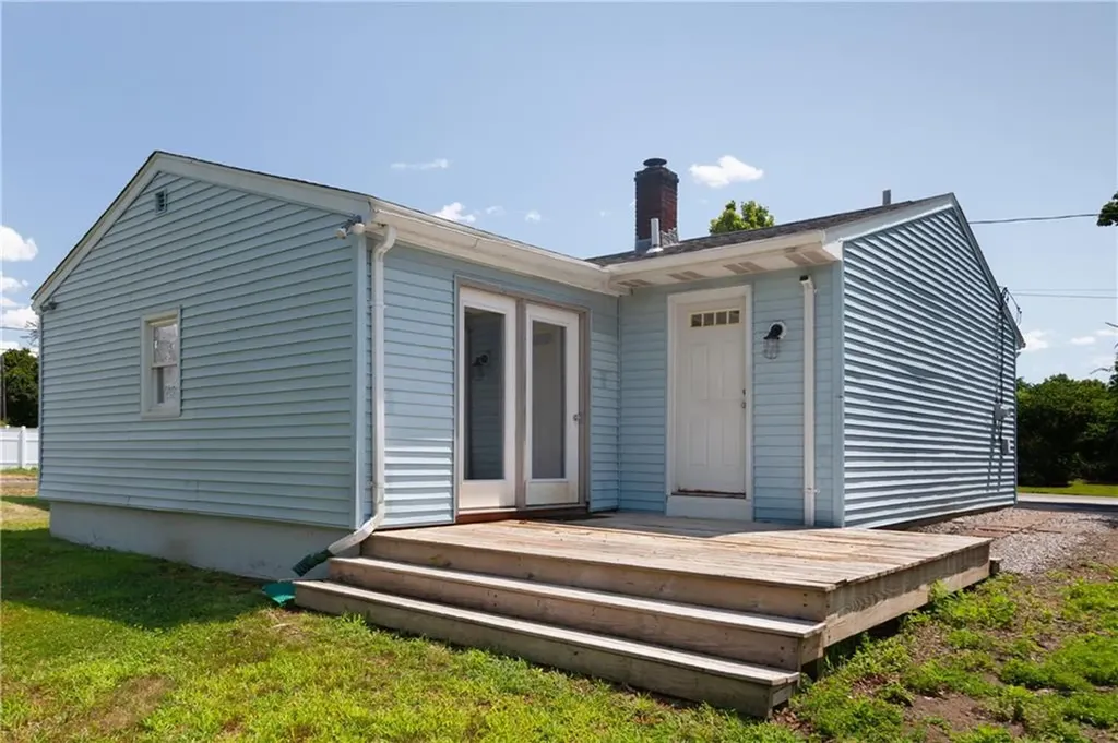 81 Massachusetts Boulevard Portsmouth RI 02871