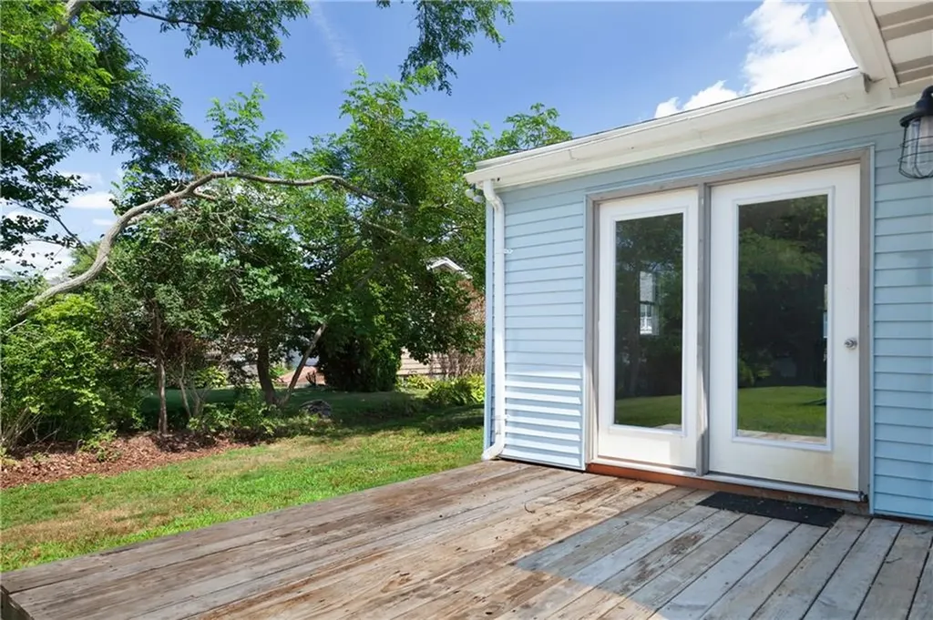 81 Massachusetts Boulevard Portsmouth RI 02871
