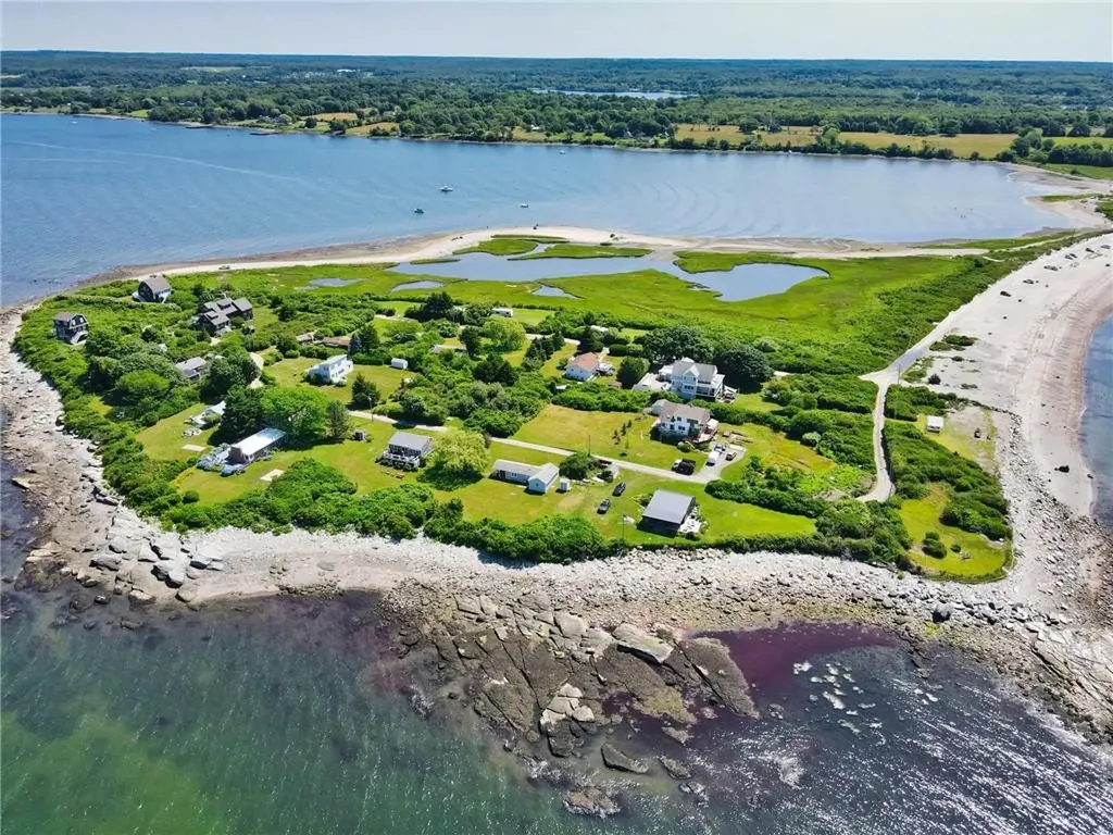 24 Pointview Drive Tiverton RI 02878