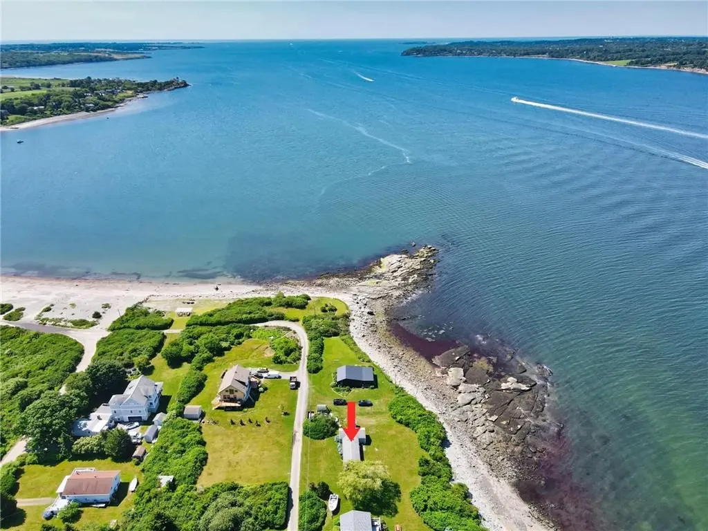 24 Pointview Drive Tiverton RI 02878