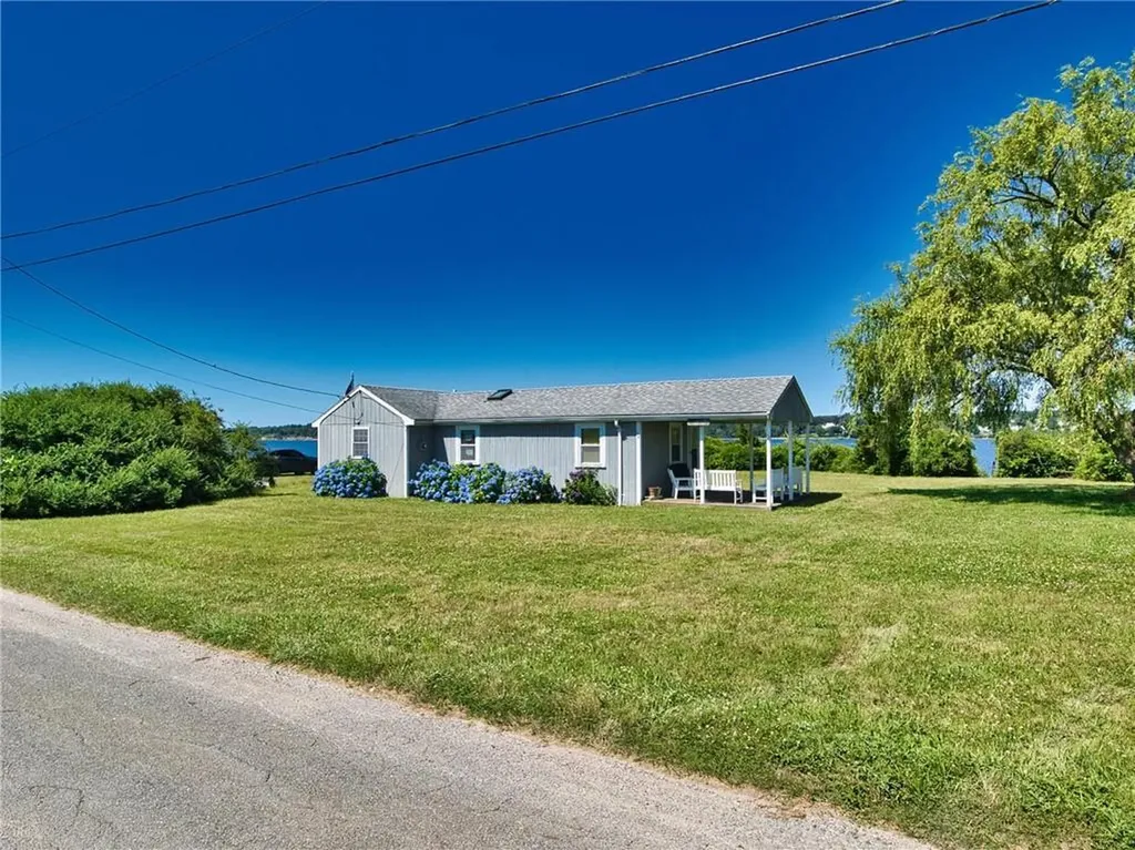 24 Pointview Drive Tiverton RI 02878