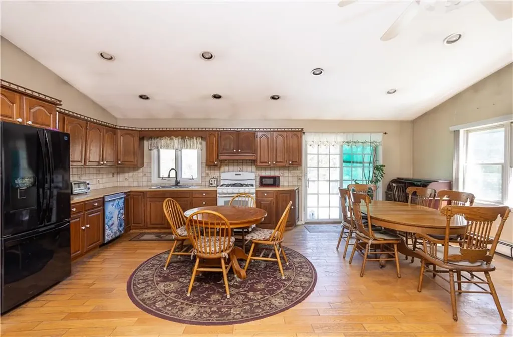 246 Long Highway Little Compton RI 02837