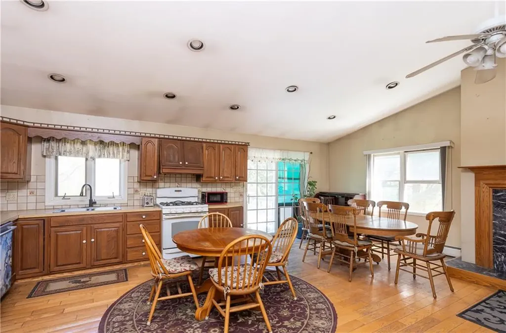 246 Long Highway Little Compton RI 02837