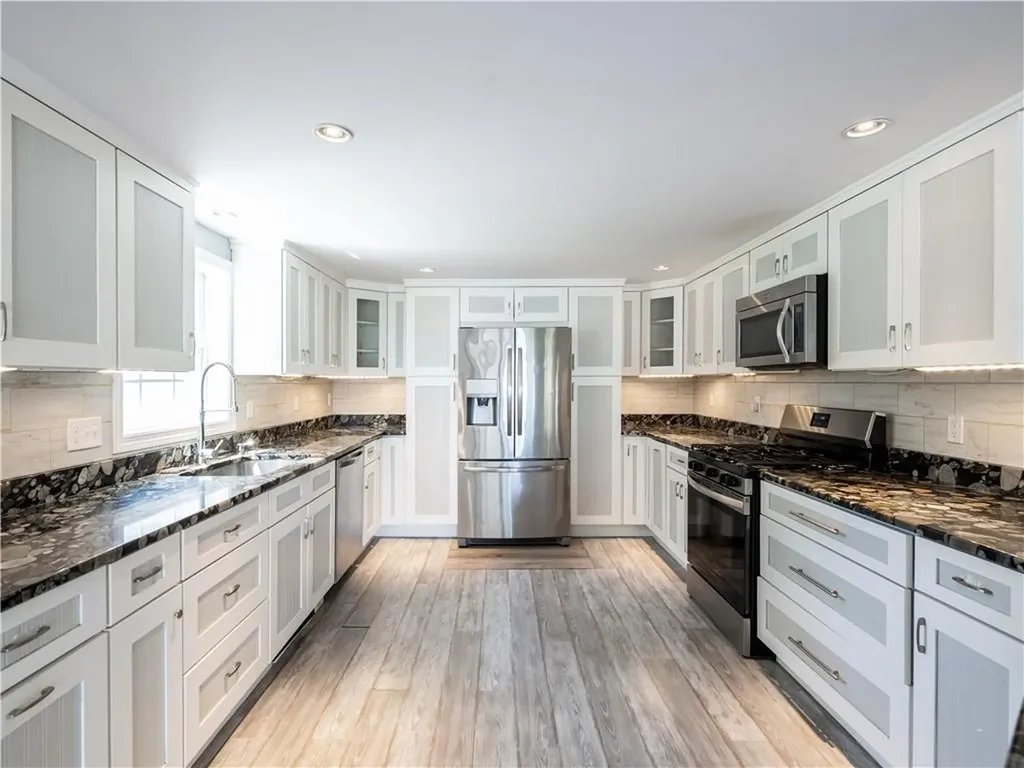44 Riverside Avenue Warwick RI 02889