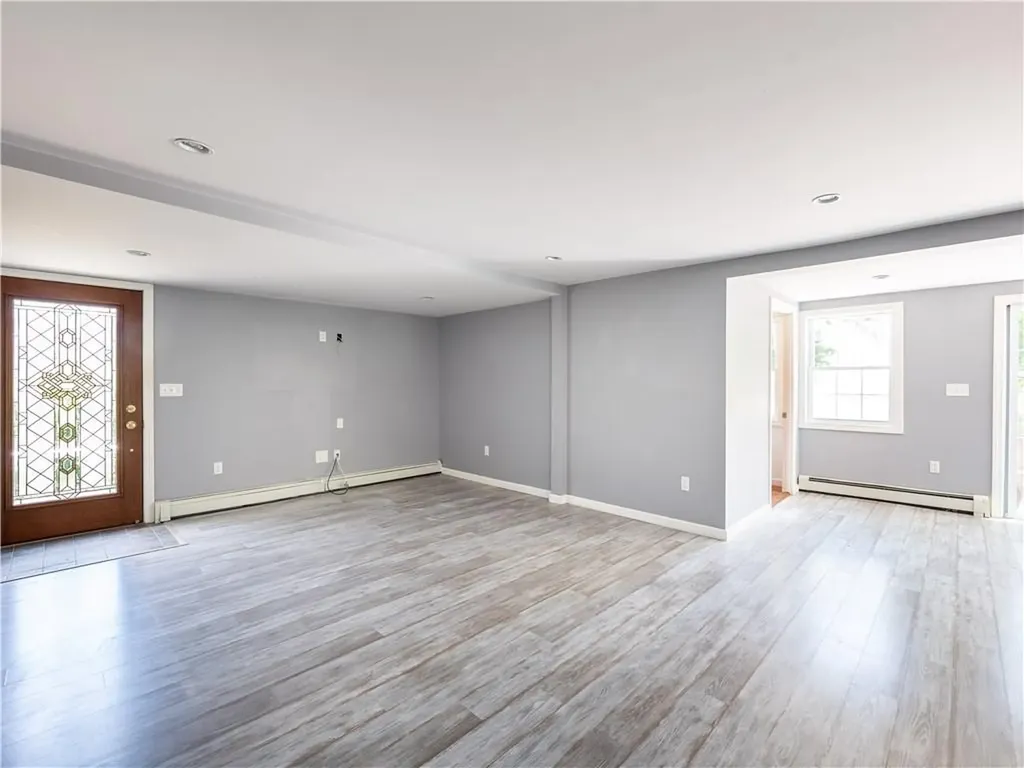 44 Riverside Avenue Warwick RI 02889
