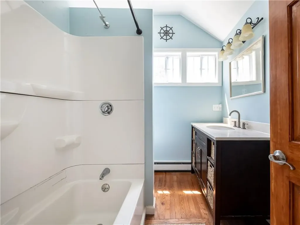 44 Riverside Avenue Warwick RI 02889