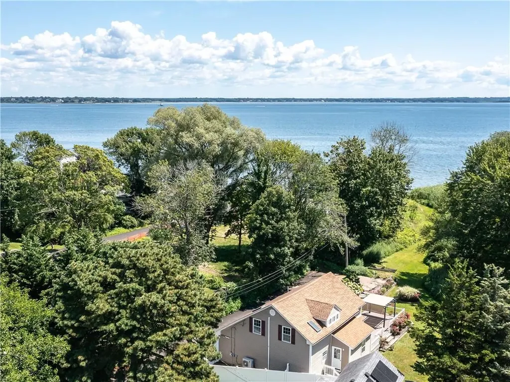 44 Riverside Avenue Warwick RI 02889