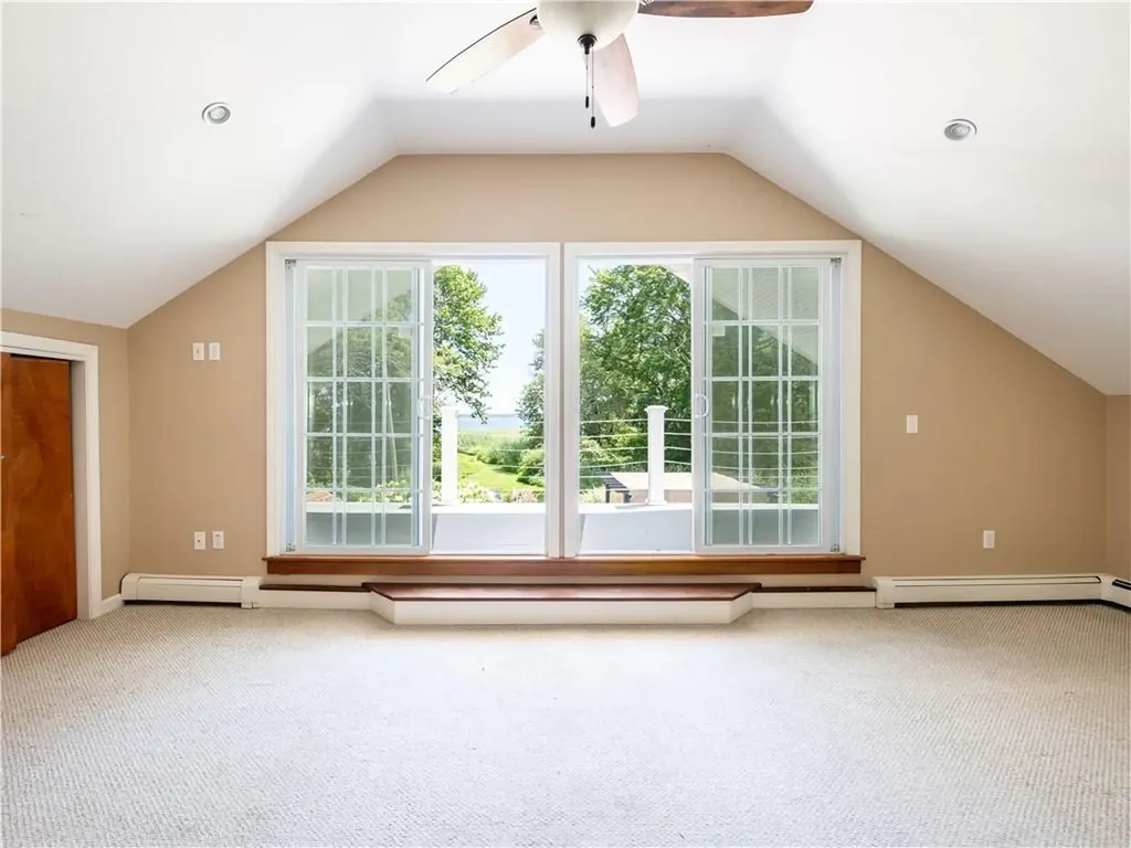 44 Riverside Avenue Warwick RI 02889