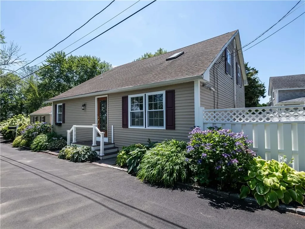 44 Riverside Avenue Warwick RI 02889
