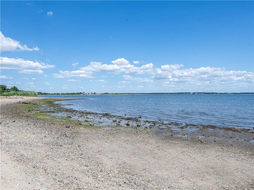 44 Riverside Avenue Warwick RI 02889