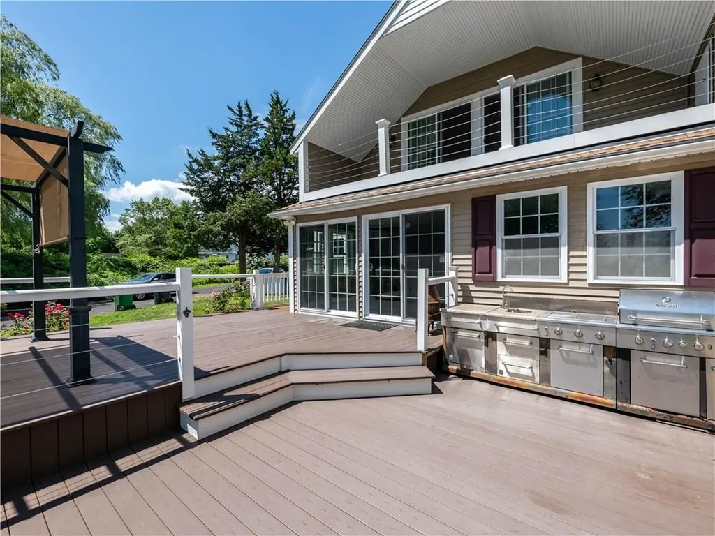 44 Riverside Avenue Warwick RI 02889
