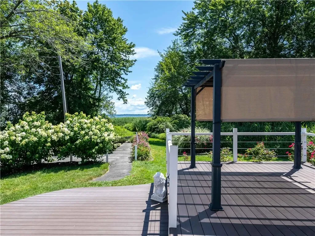 44 Riverside Avenue Warwick RI 02889