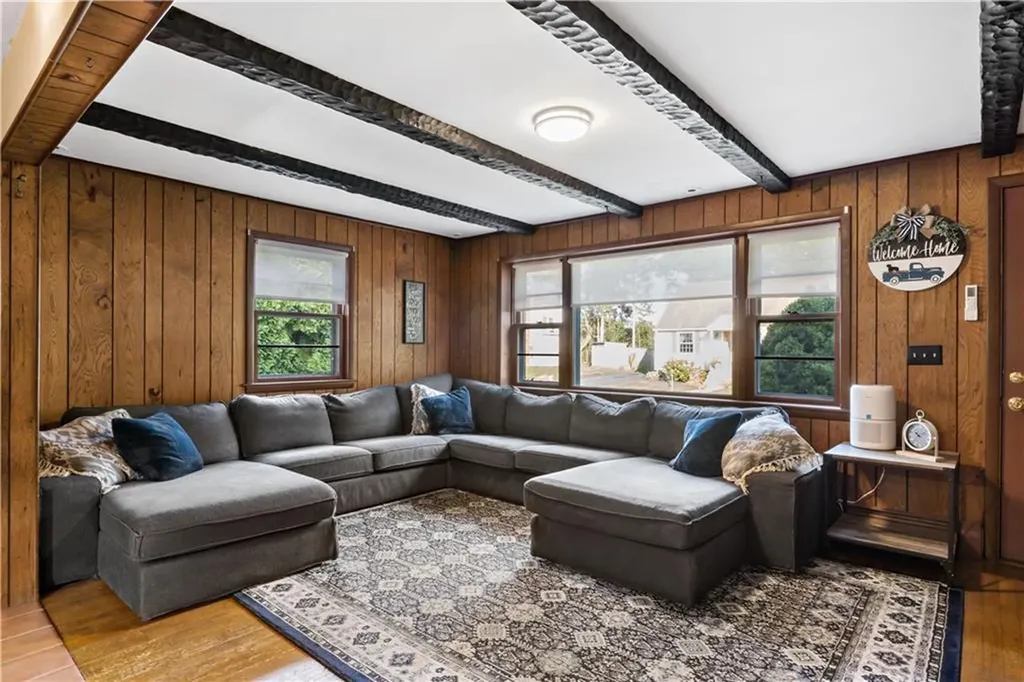 17 Salina Avenue Johnston RI 02919