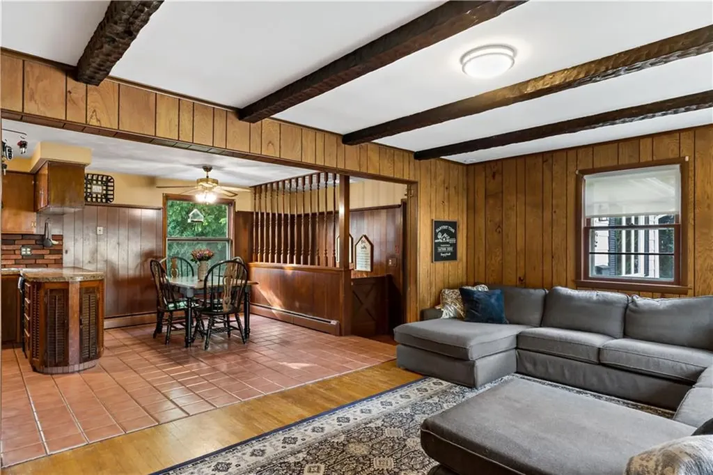 17 Salina Avenue Johnston RI 02919