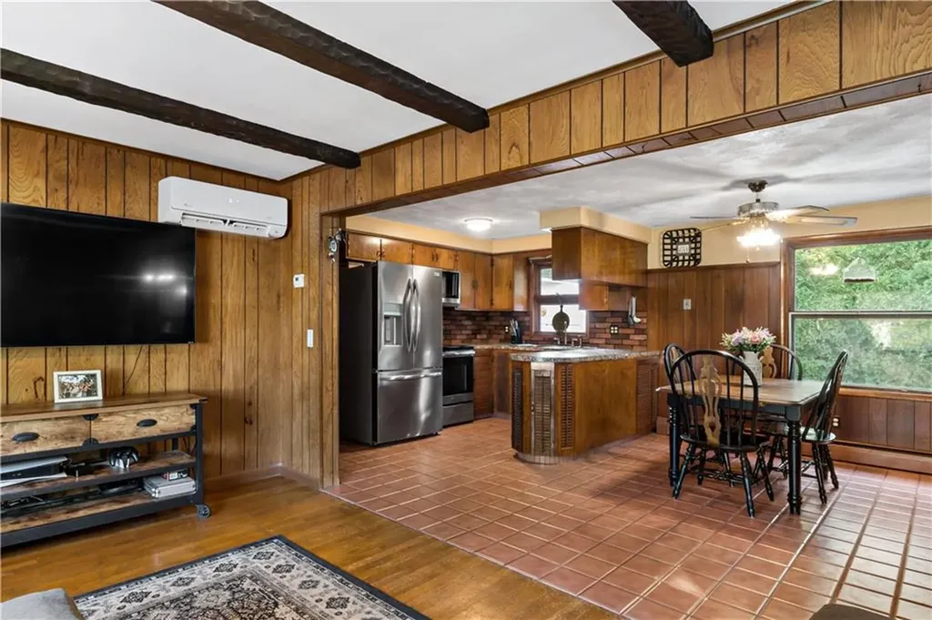 17 Salina Avenue Johnston RI 02919