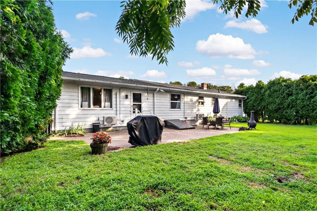 17 Salina Avenue Johnston RI 02919