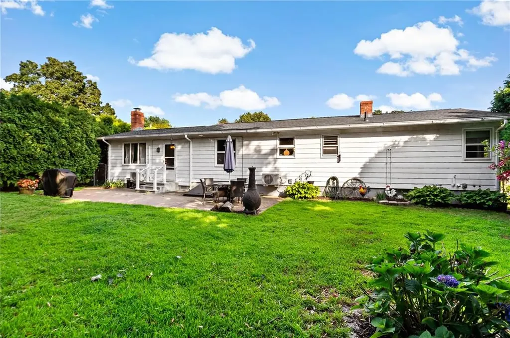 17 Salina Avenue Johnston RI 02919