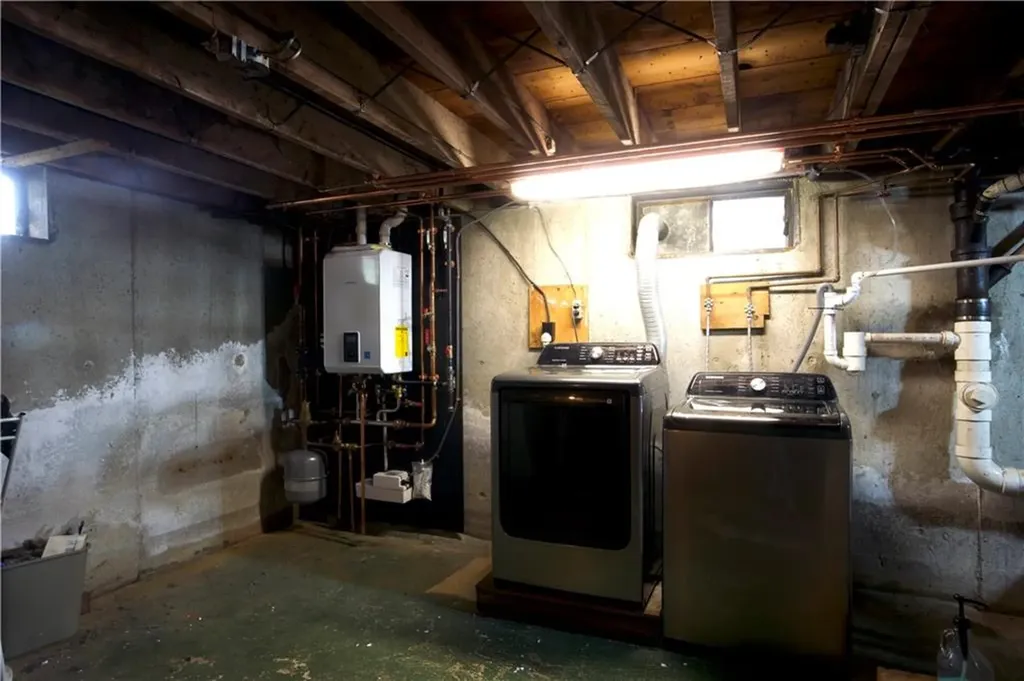 17 Salina Avenue Johnston RI 02919