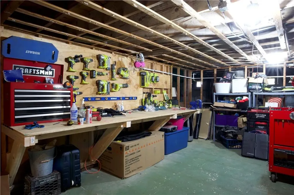 17 Salina Avenue Johnston RI 02919