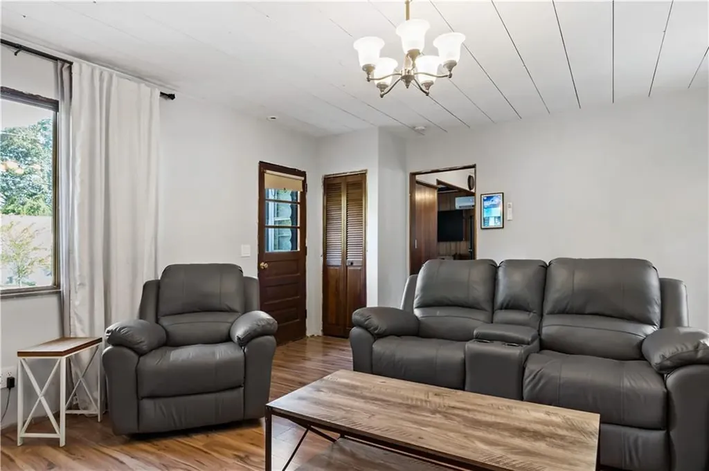 17 Salina Avenue Johnston RI 02919