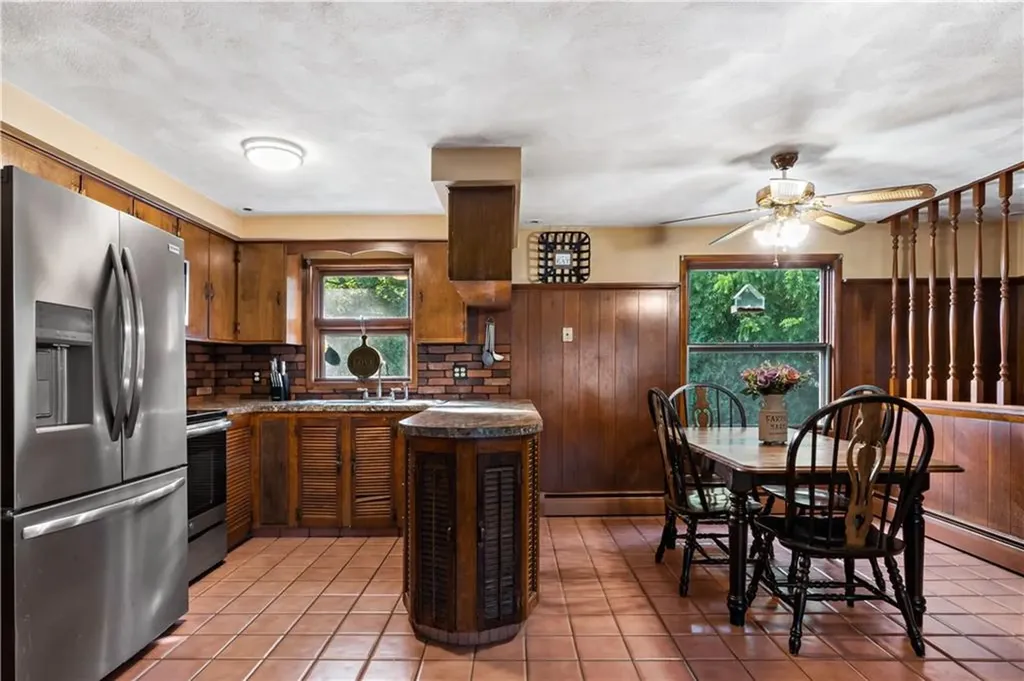 17 Salina Avenue Johnston RI 02919