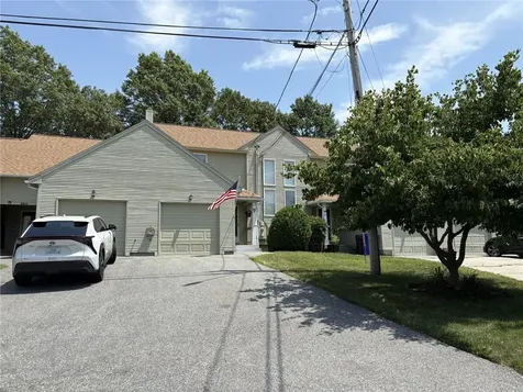 88 Nipmuc Trail North Providence RI 02904