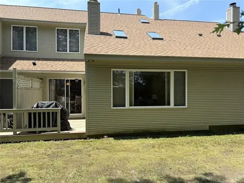 88 Nipmuc Trail North Providence RI 02904